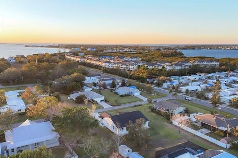 A home in PALMETTO