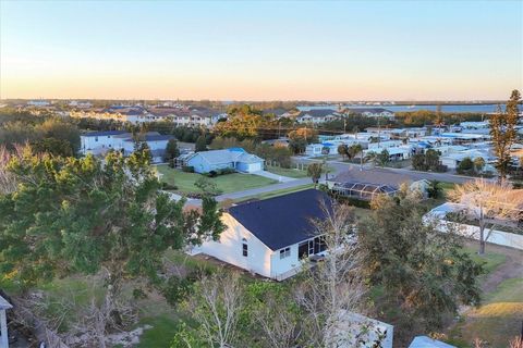 A home in PALMETTO