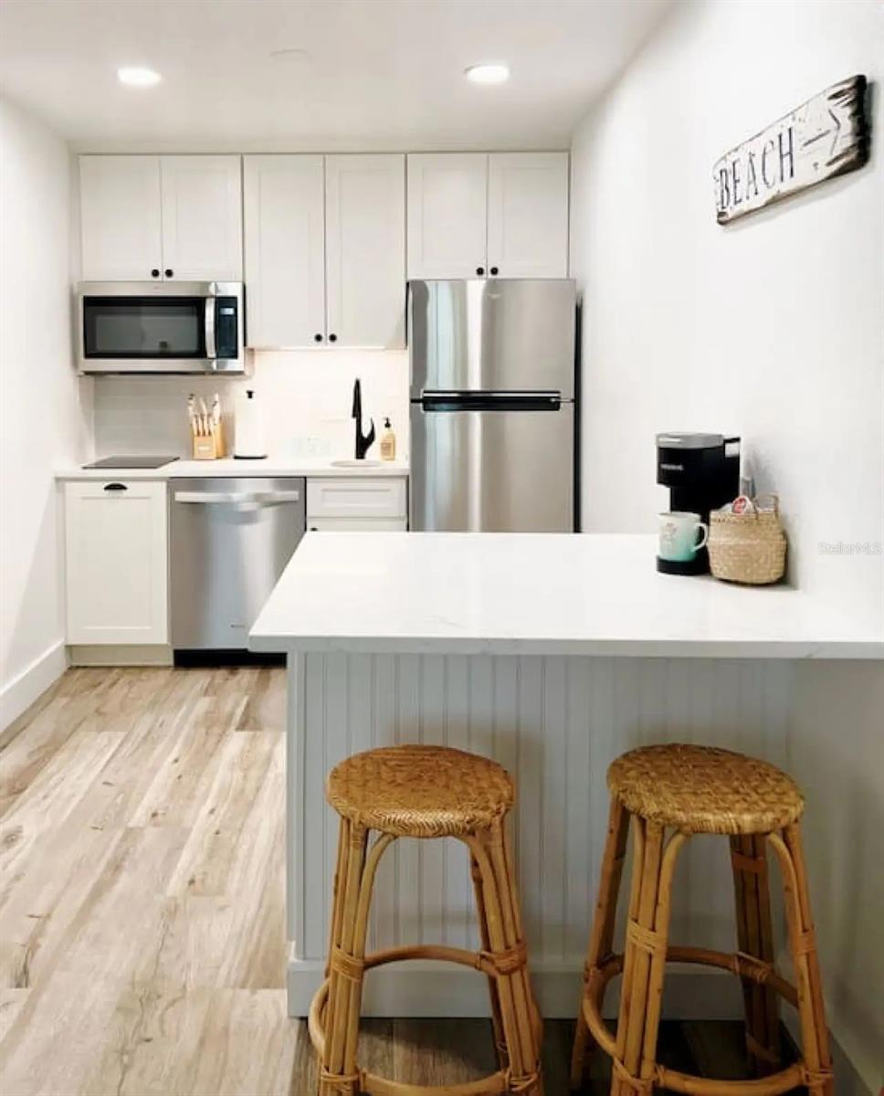 ISLAND RESORT AT MARINERS CLUB - Residential