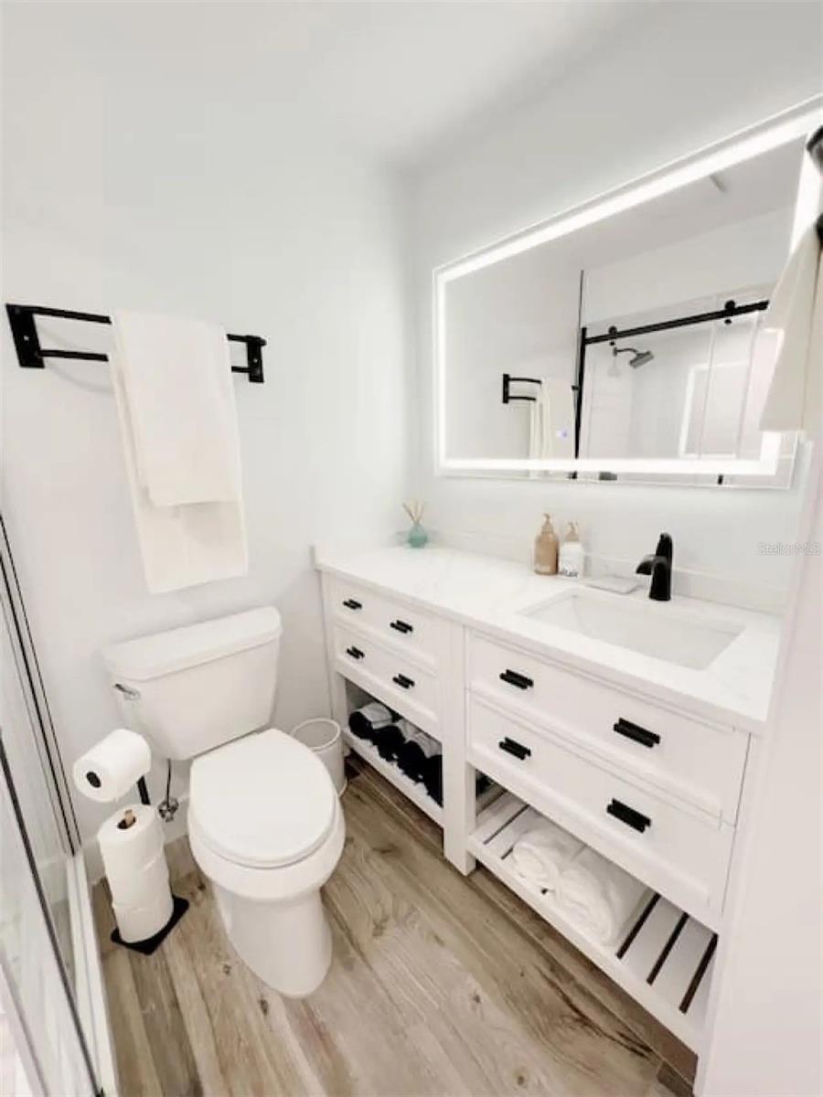 ISLAND RESORT AT MARINERS CLUB - Residential