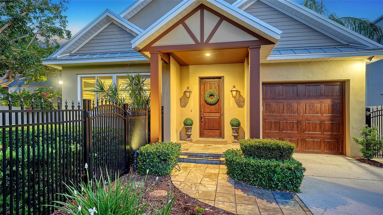 1934 BOUGAINVILLEA STREET