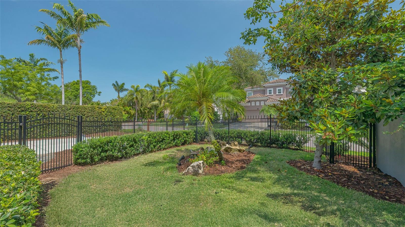 1934 BOUGAINVILLEA STREET
