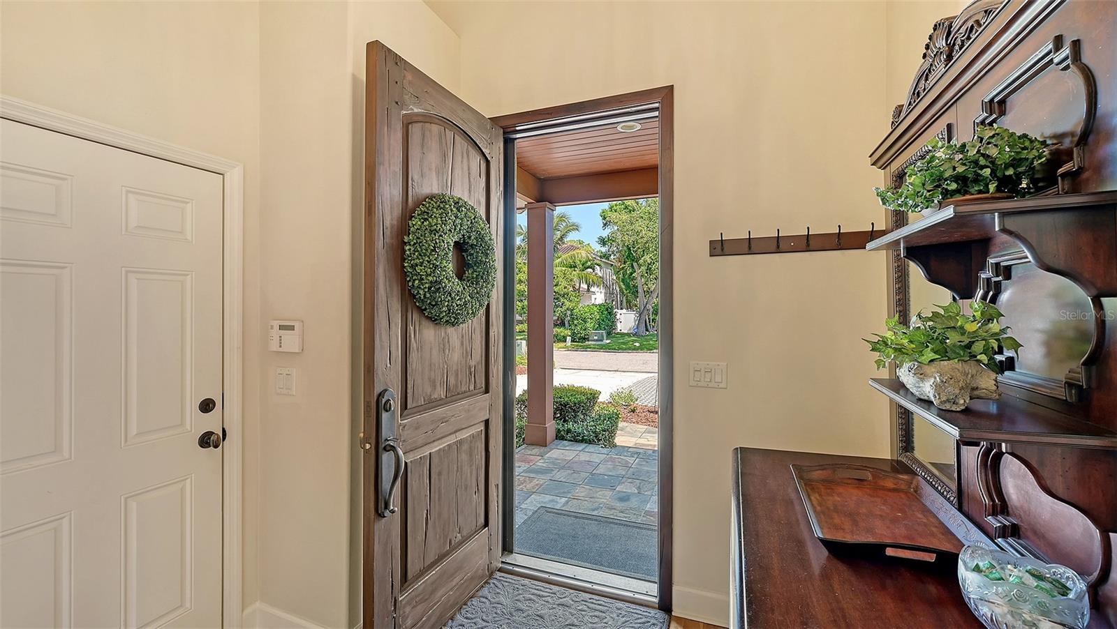 1934 BOUGAINVILLEA STREET