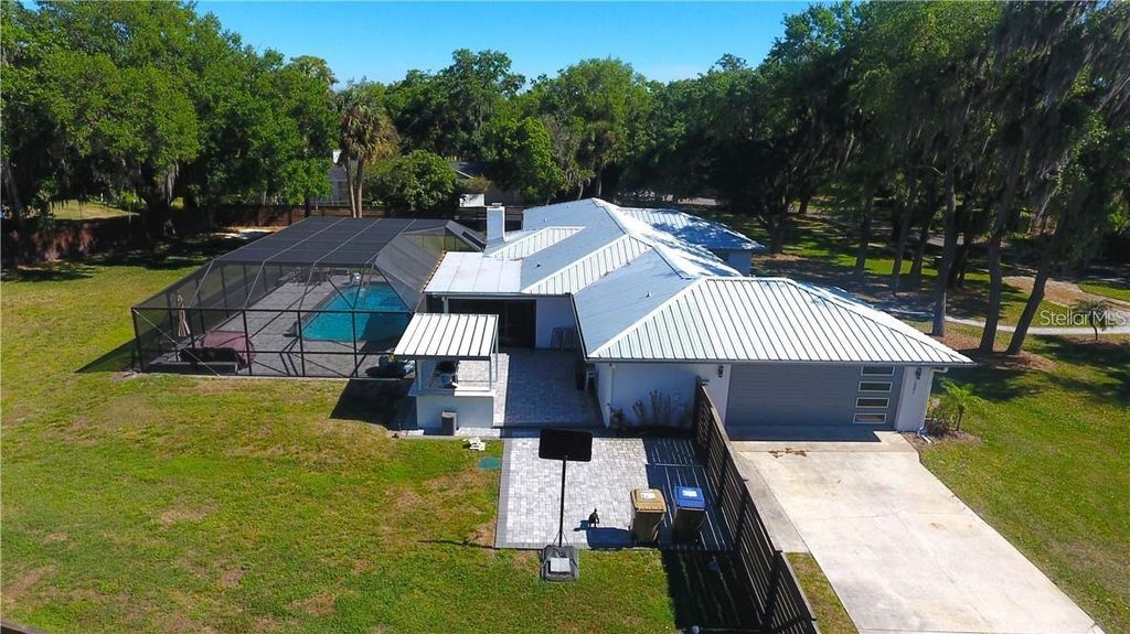 Photo of 1501 Grandview Boulevard, Kissimmee, FL 34744 (MLS # O6369640)