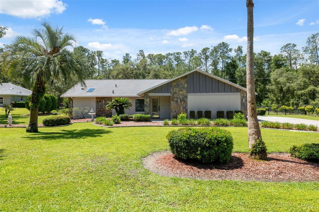 Photo of 1212 W Redding Street, Hernando, FL 34442 (MLS # W7875608)