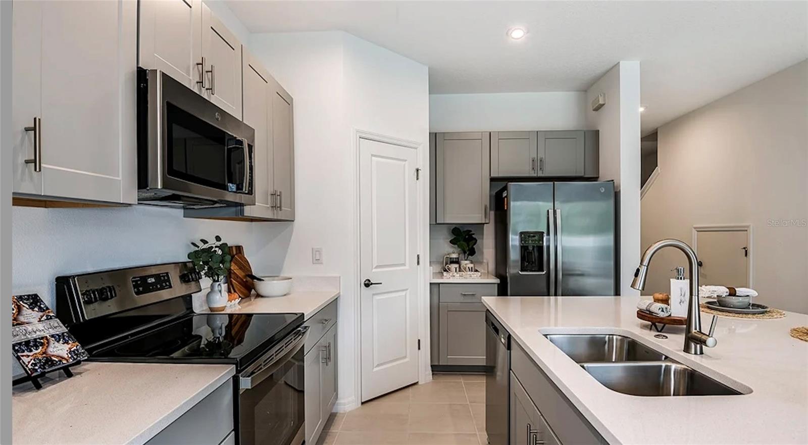 SKYE RANCH NBRHD TWO TWNHMS - Residential Lease