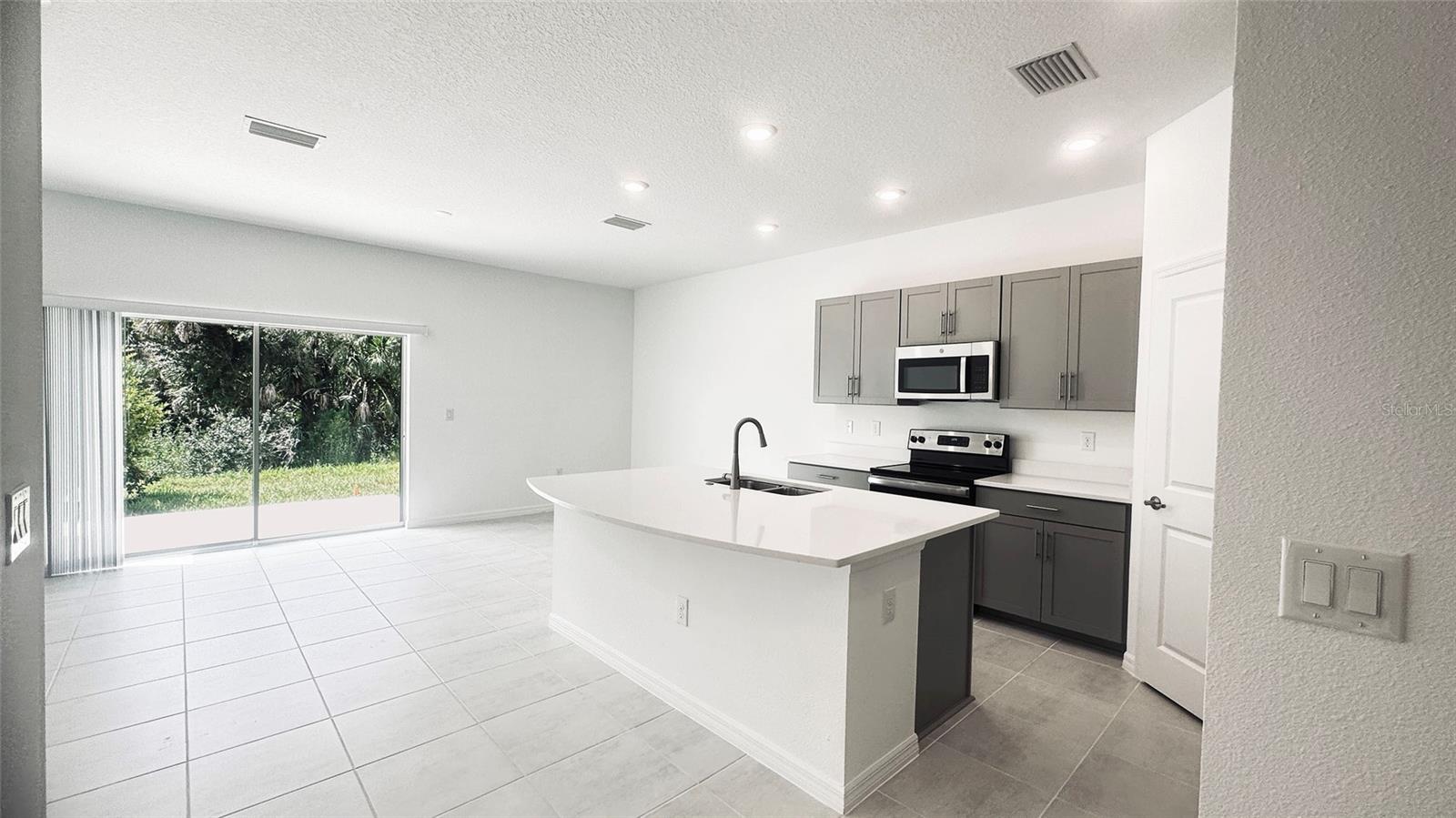 SKYE RANCH NBRHD TWO TWNHMS - Residential Lease