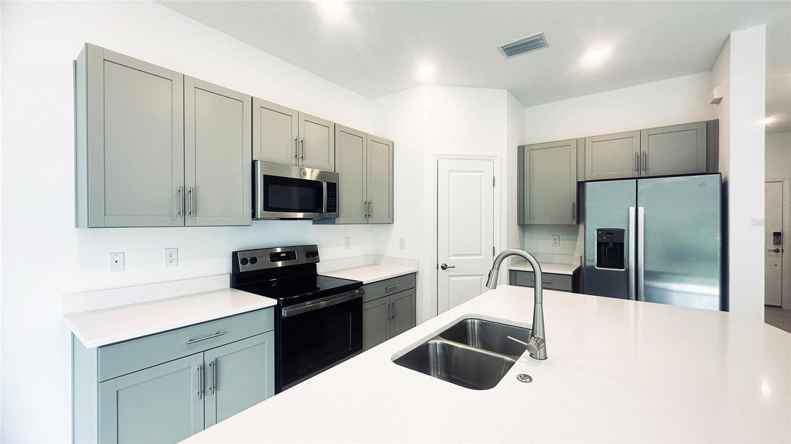 SKYE RANCH NBRHD TWO TWNHMS - Residential Lease