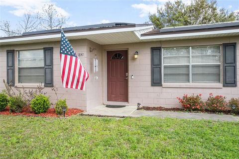 A home in DELAND