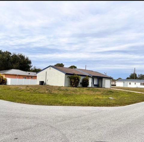 A home in PORT CHARLOTTE