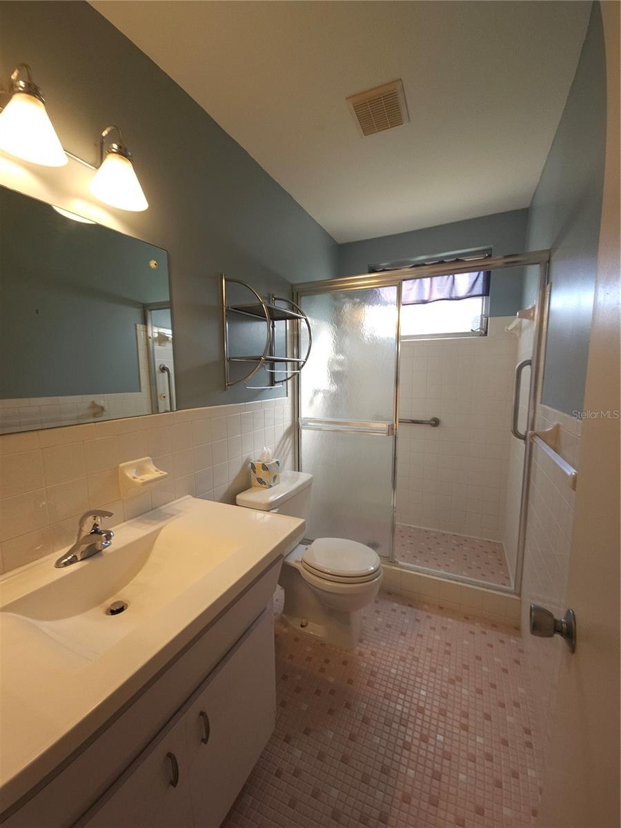 ON TOP OF THE WORLD - Residential Lease