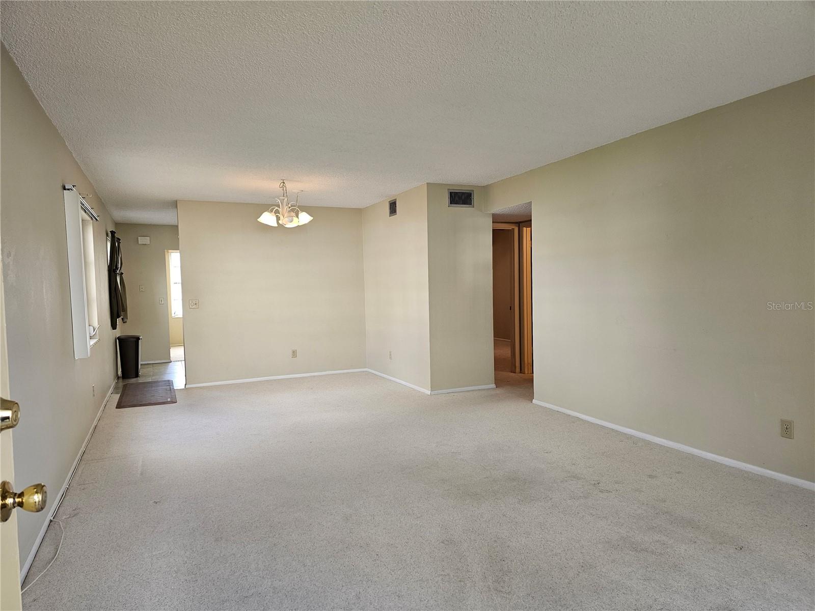 ON TOP OF THE WORLD - Residential Lease