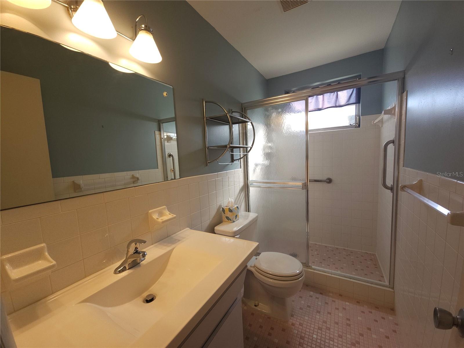 ON TOP OF THE WORLD - Residential Lease