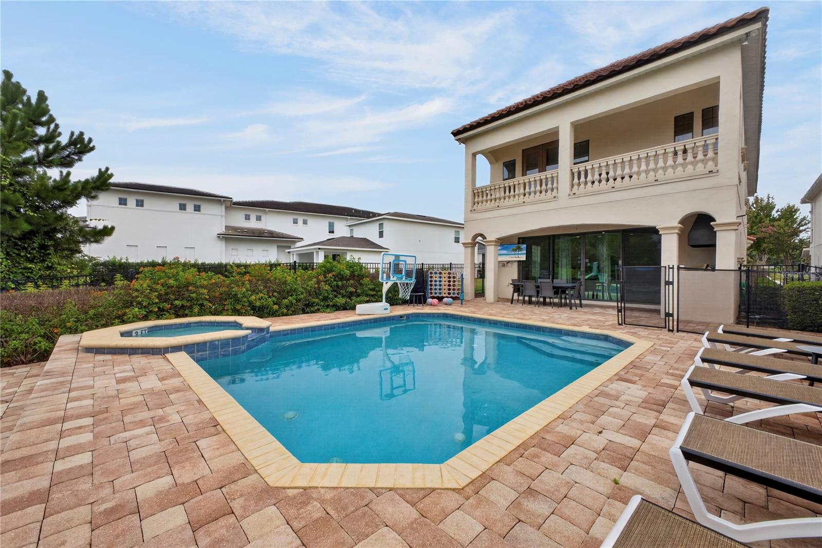 824 DESERT MOUNTAIN COURT