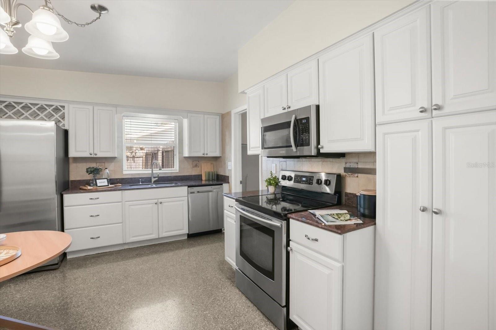 HOWELL HEIGHTS - Residential