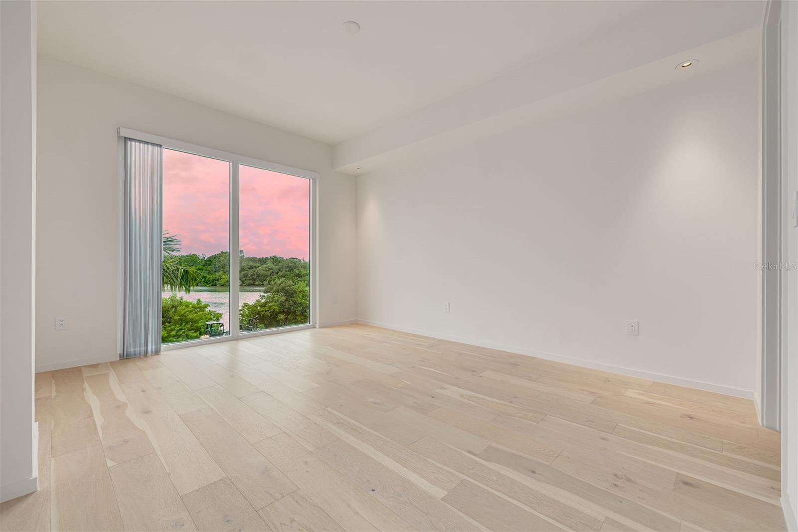 SERENA BY THE SEA - Residential Lease