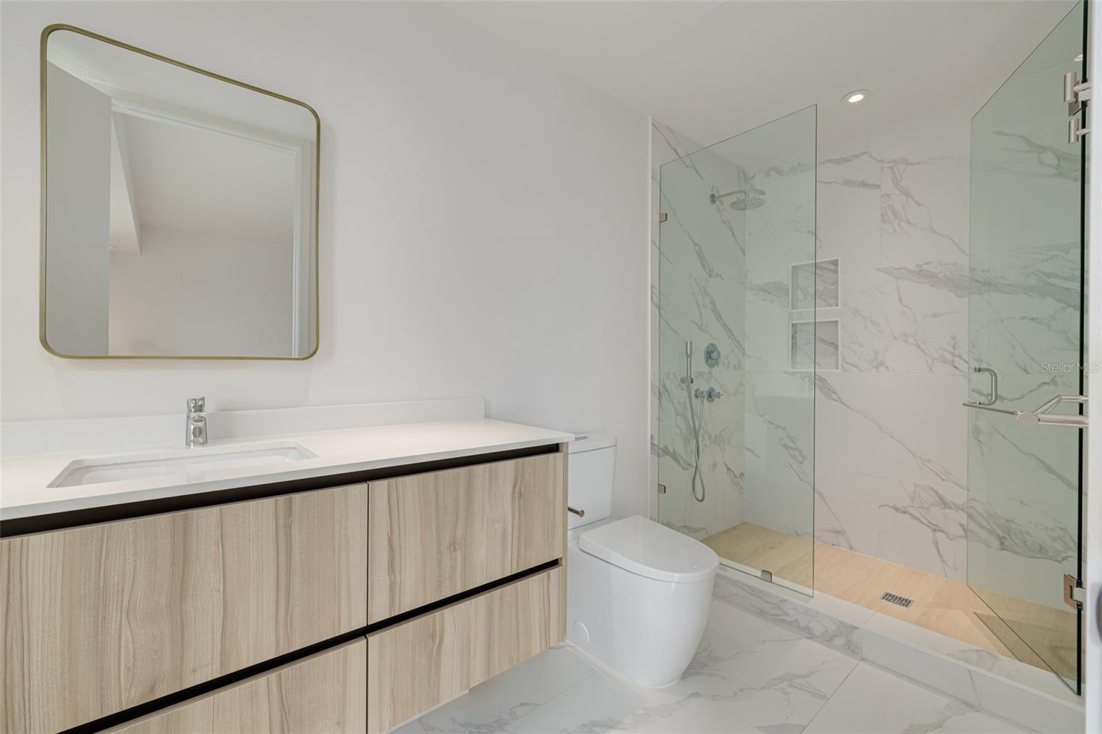 SERENA BY THE SEA - Residential Lease