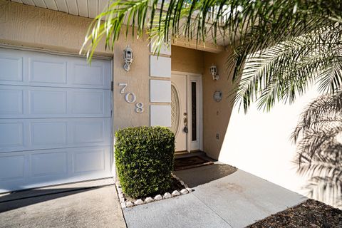 A home in WINTER HAVEN