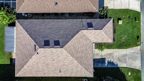 A home in WINTER HAVEN