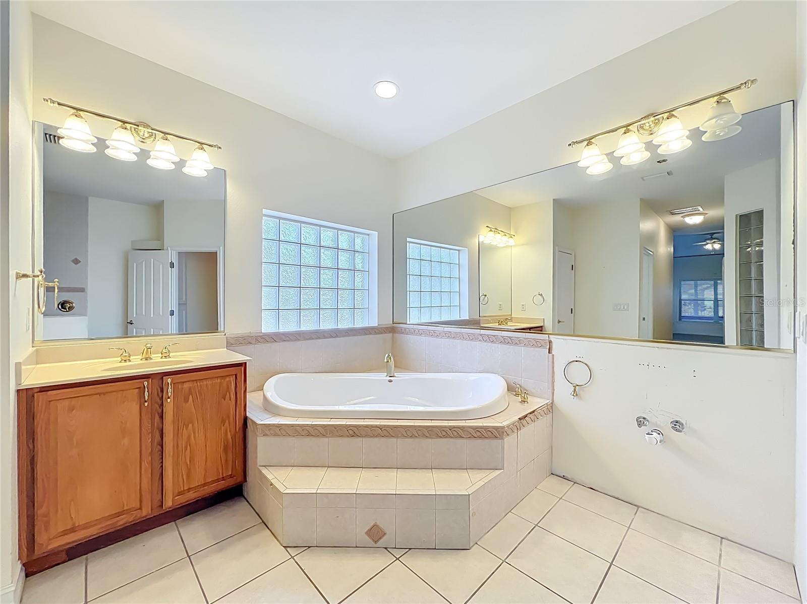 GROVELAND MC MURPHYS WOODS SUB - Residential