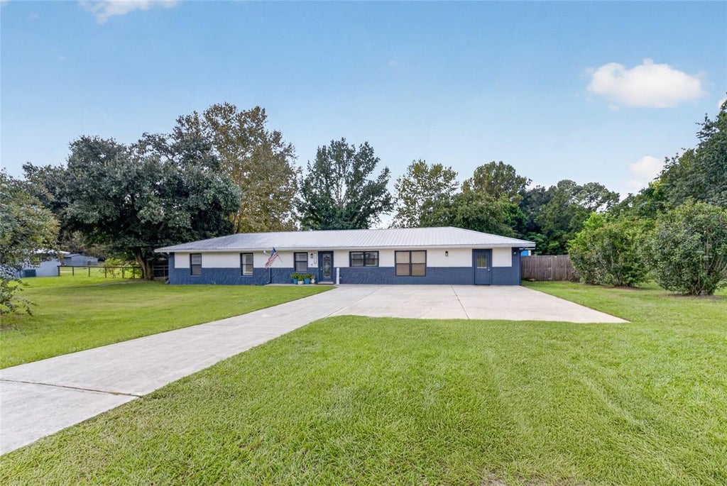 Photo of 16460 NE 25th Lane, Williston, FL 32696 (MLS # OM731190)