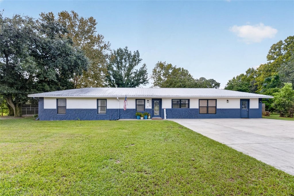 Photo of 16460 NE 25th Lane, Williston, FL 32696 (MLS # OM731190)