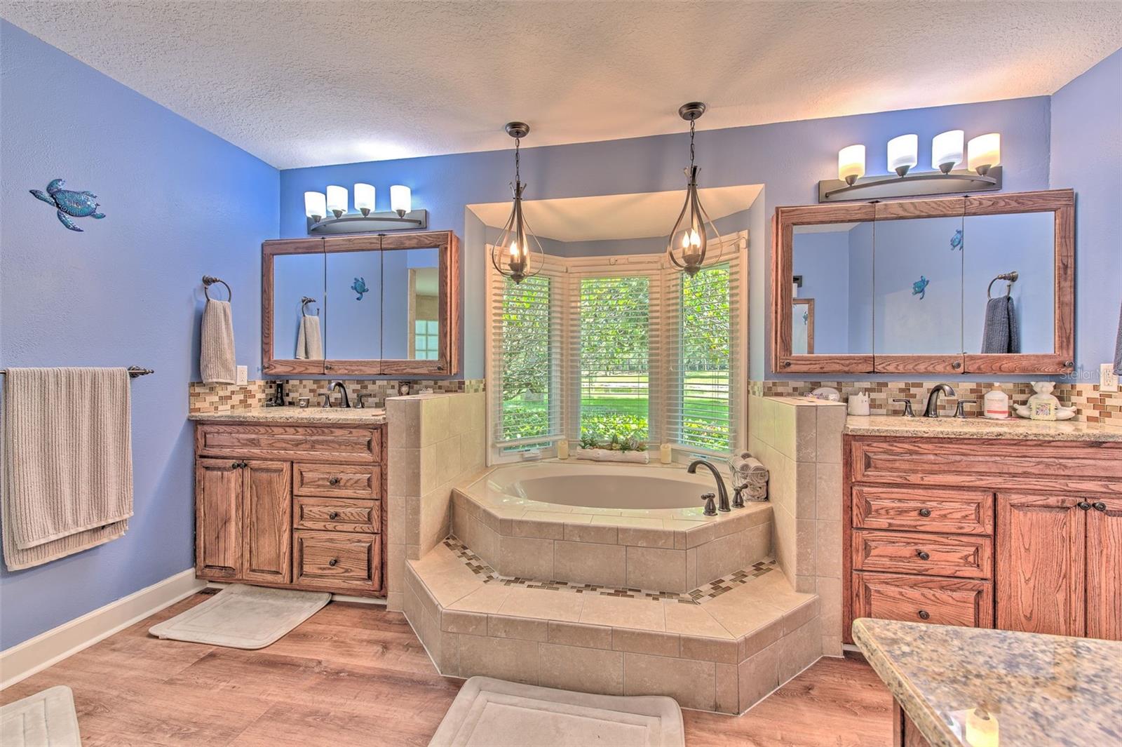 RIVER HILLS COUNTRY CLUB PH - Residential