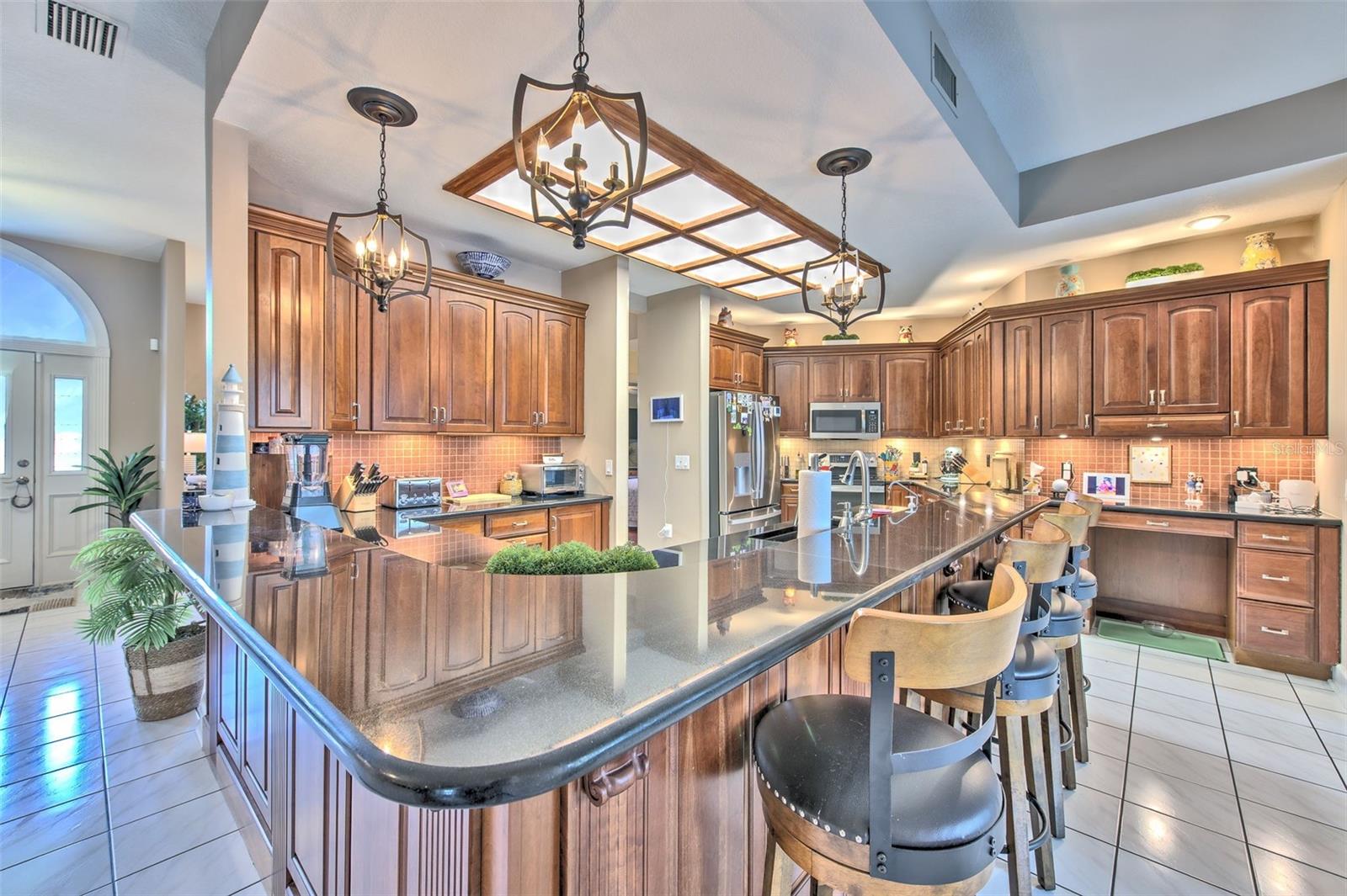 RIVER HILLS COUNTRY CLUB PH - Residential