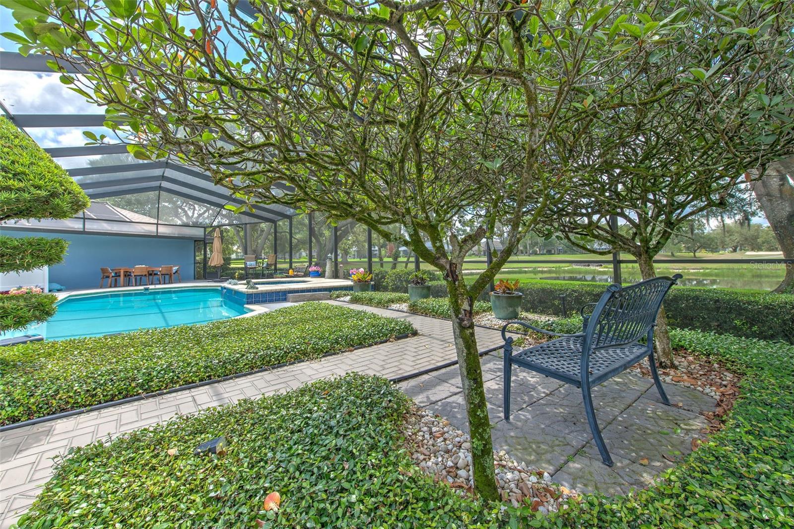 RIVER HILLS COUNTRY CLUB PH - Residential