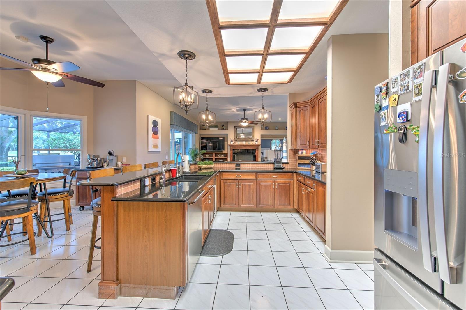 RIVER HILLS COUNTRY CLUB PH - Residential