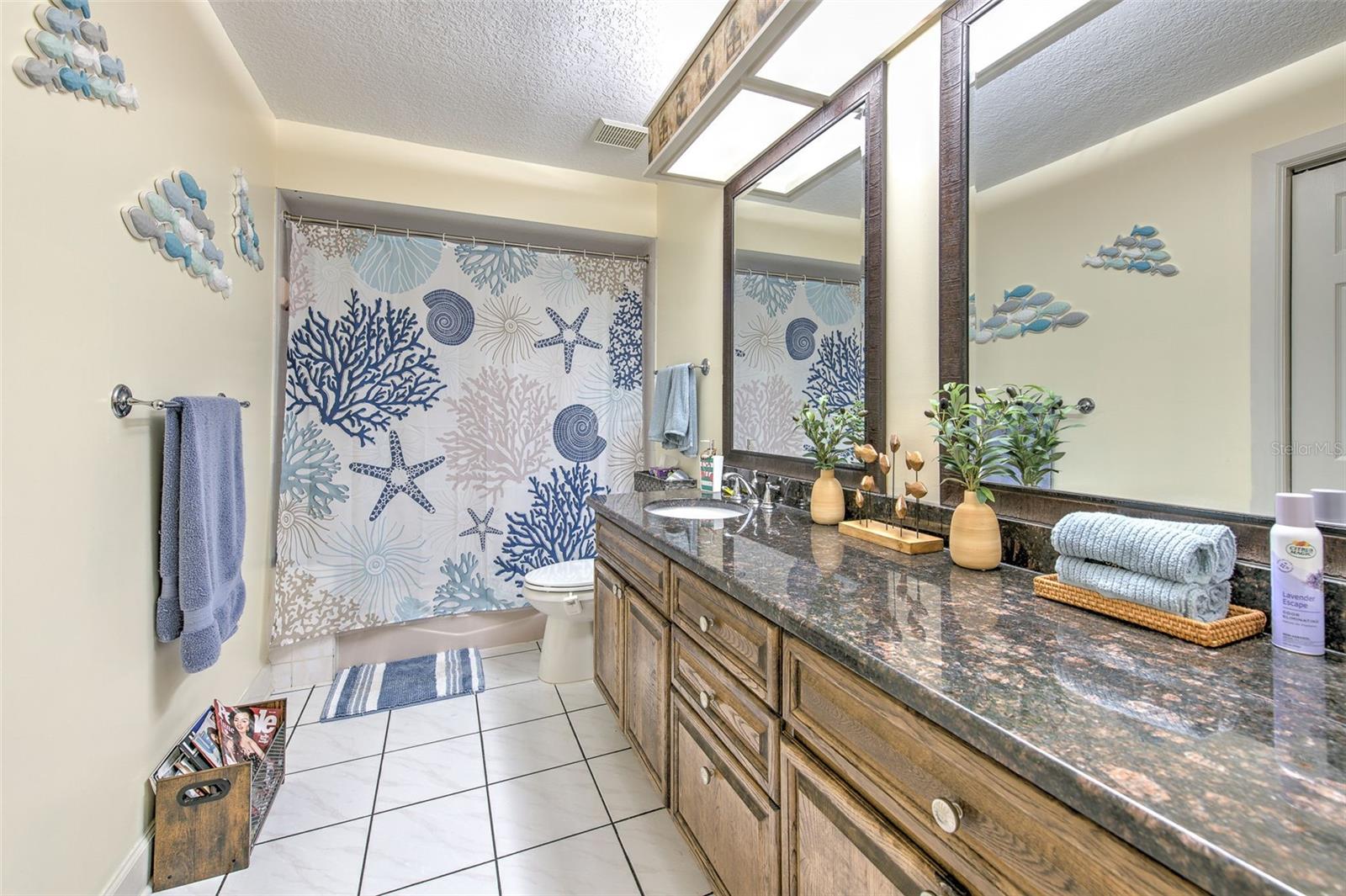 RIVER HILLS COUNTRY CLUB PH - Residential