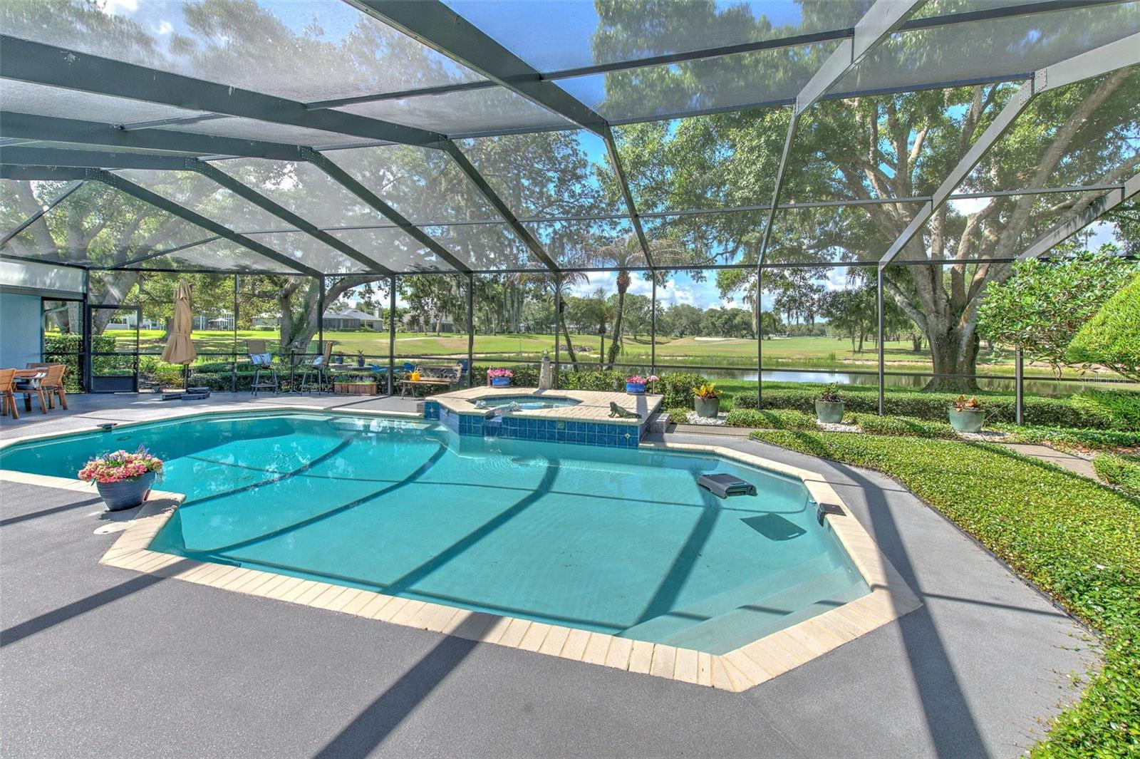 RIVER HILLS COUNTRY CLUB PH - Residential