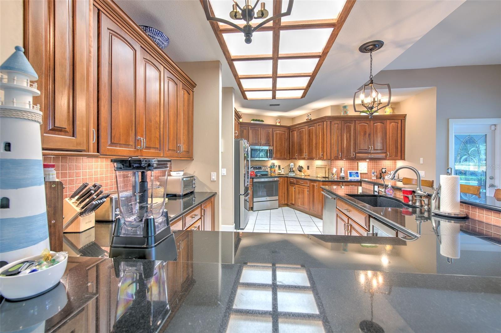 RIVER HILLS COUNTRY CLUB PH - Residential
