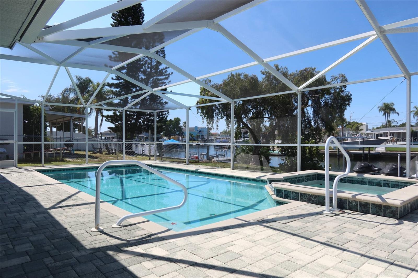 FLOR A MAR - Residential