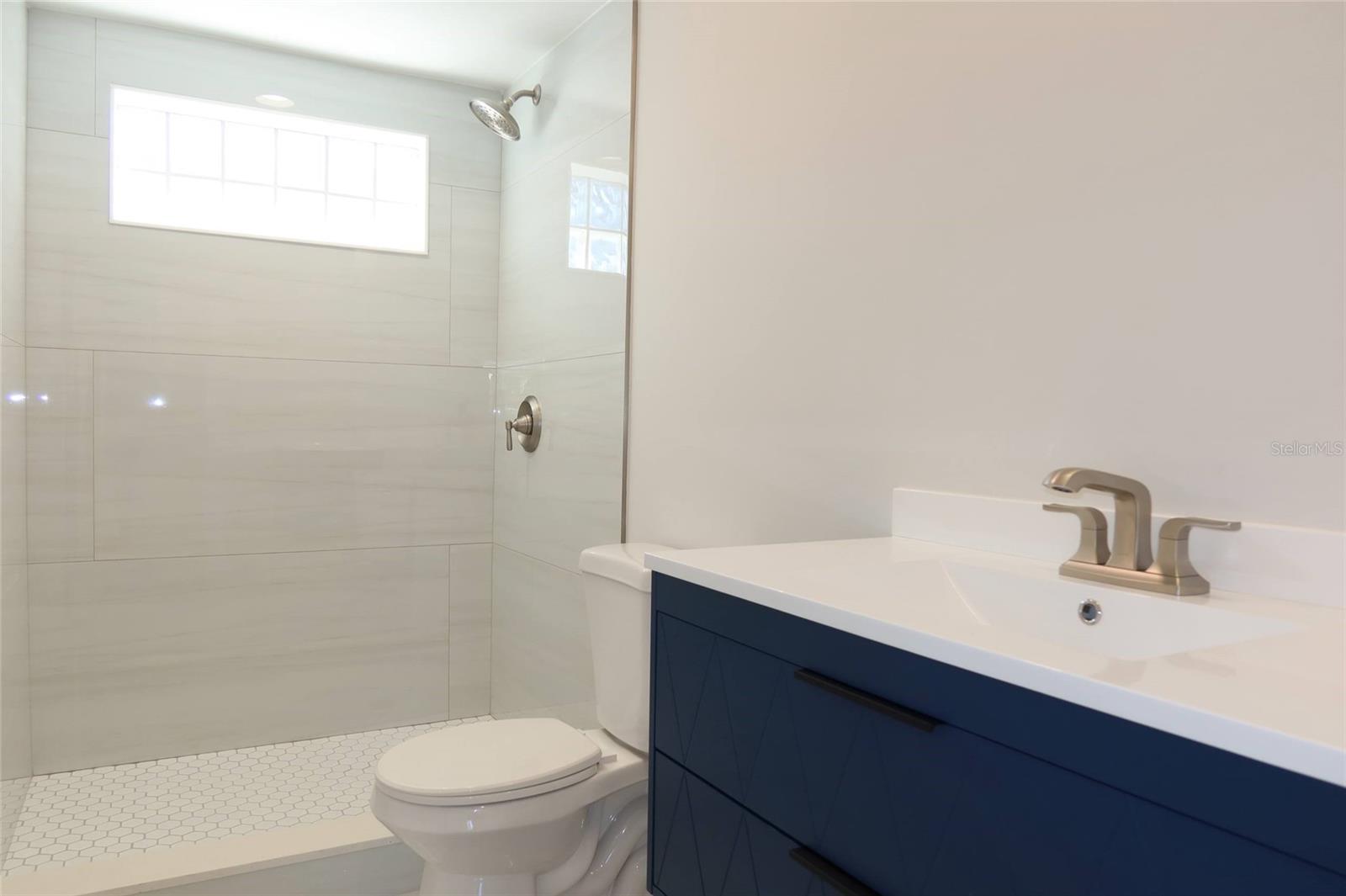 FLOR A MAR - Residential