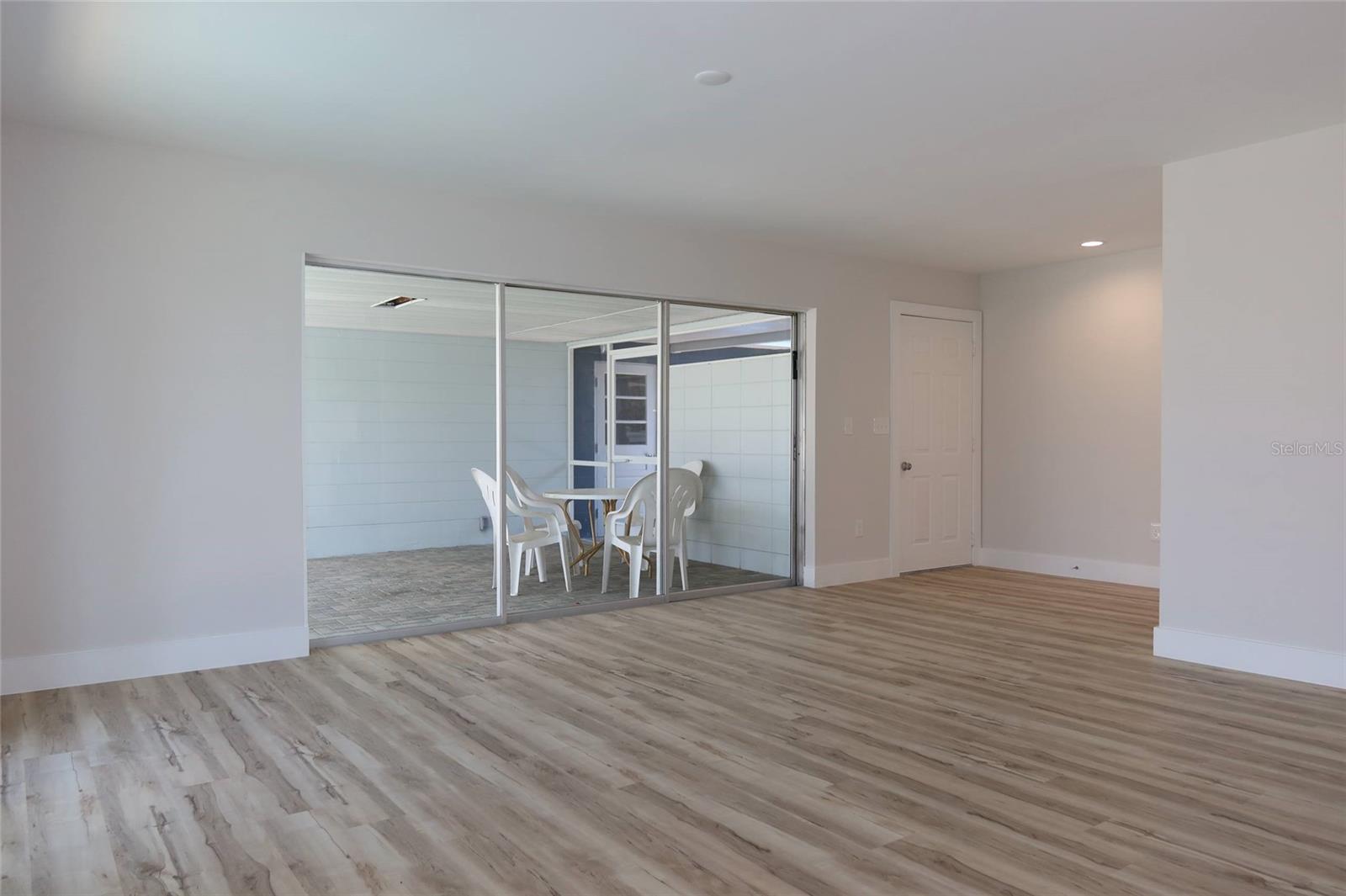 FLOR A MAR - Residential