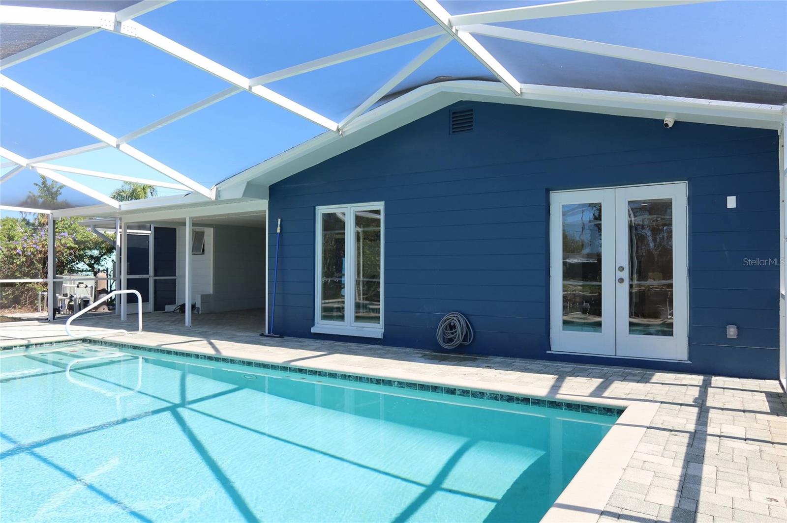 FLOR A MAR - Residential