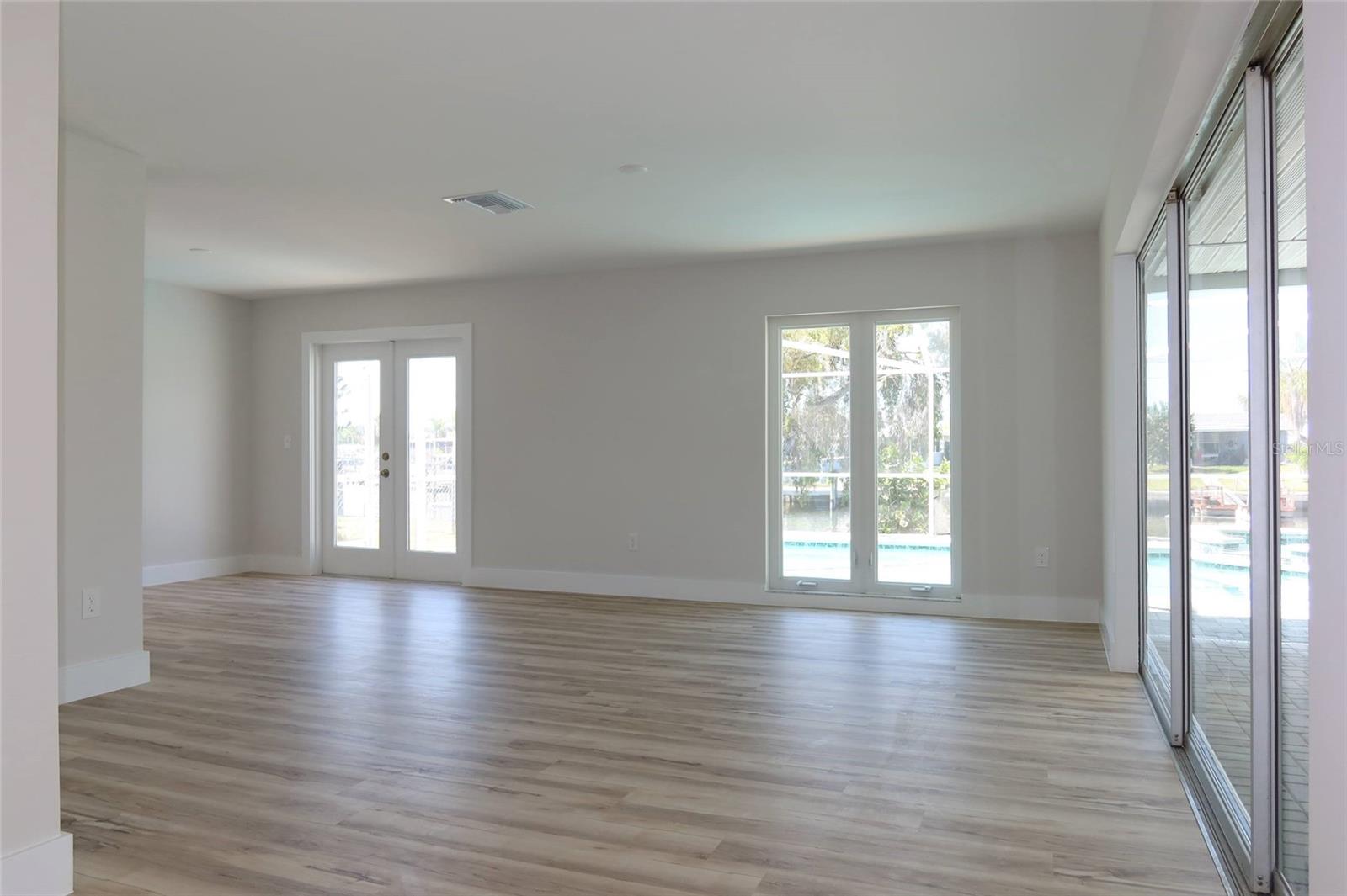 4240 FLORAMAR TERRACE