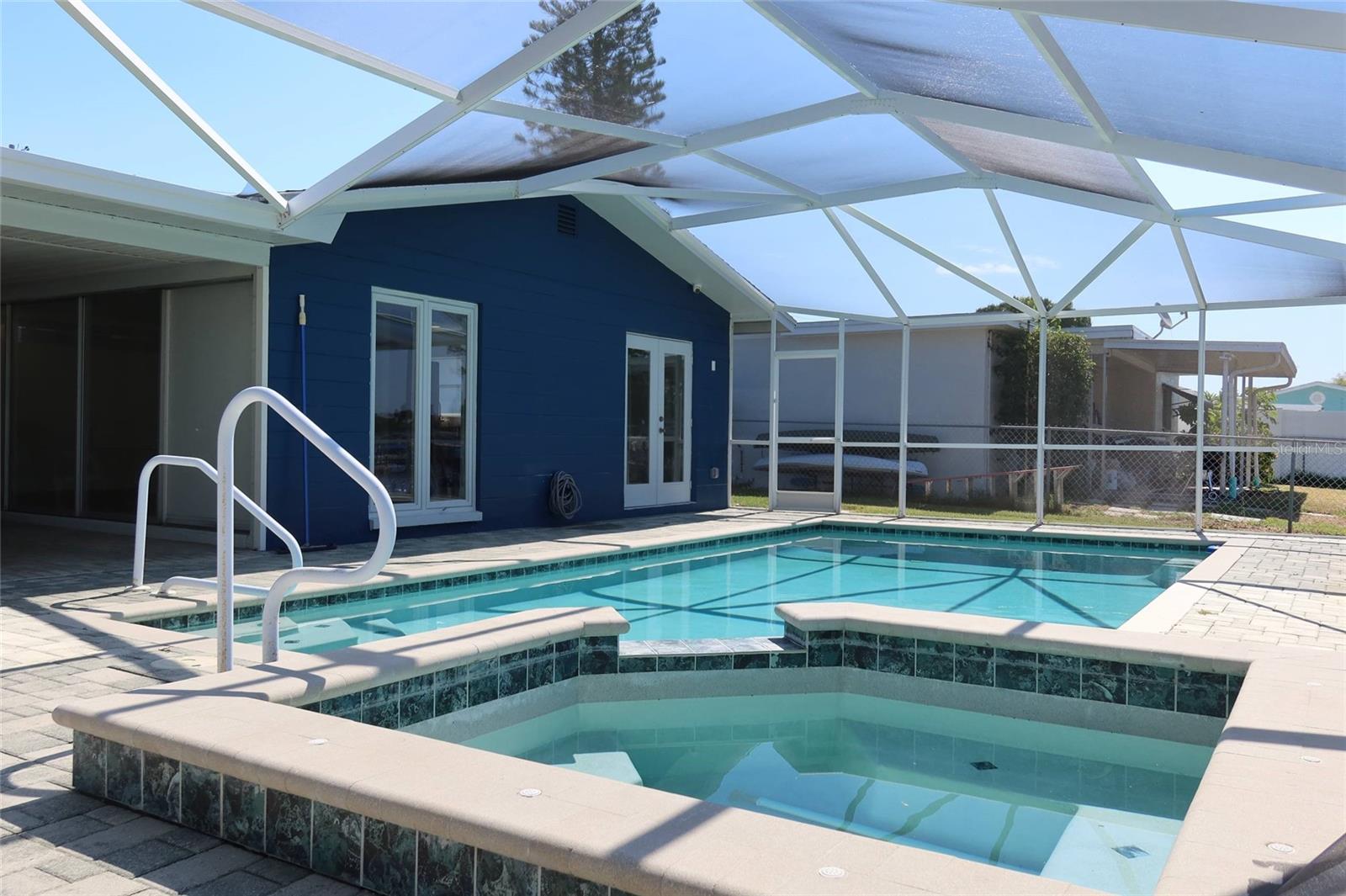 FLOR A MAR - Residential