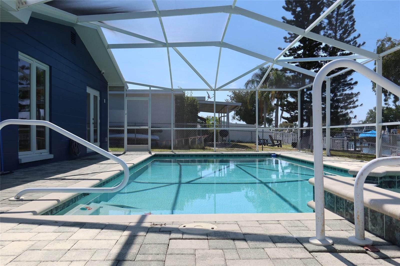 FLOR A MAR - Residential