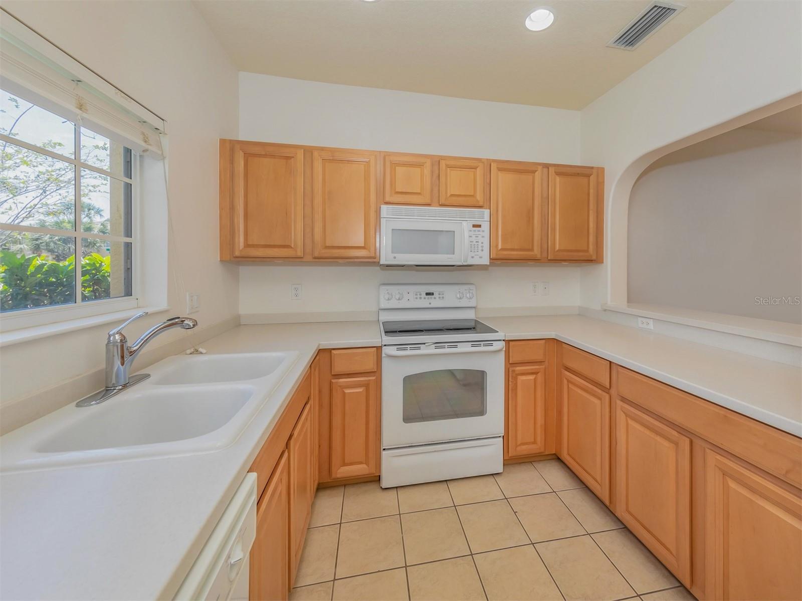 STONEYWOOD COVE - Residential Lease