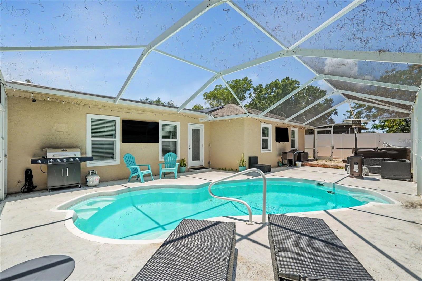 2627 SURREY DRIVE