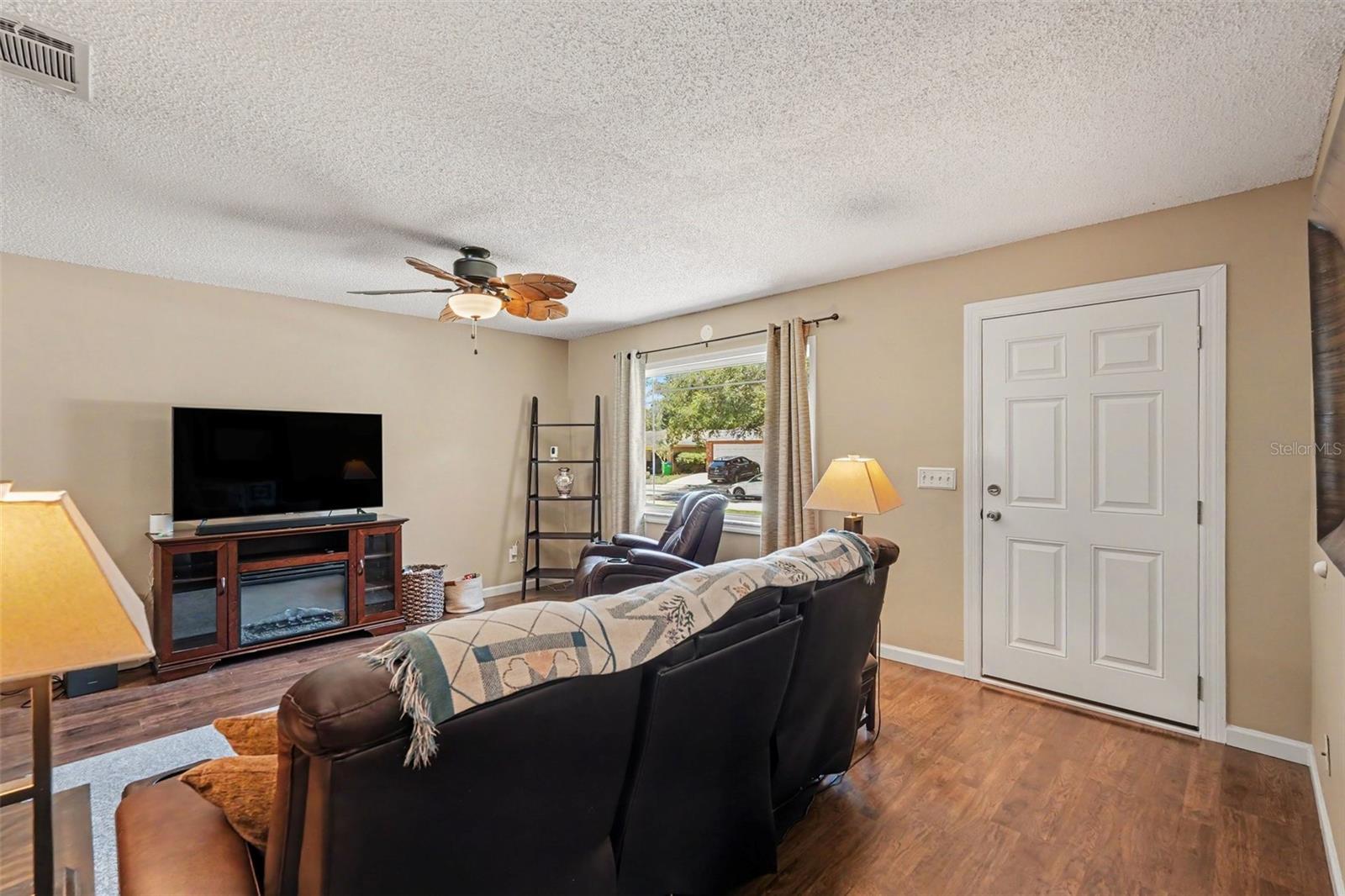 COUNTRY GROVE SUB - Residential