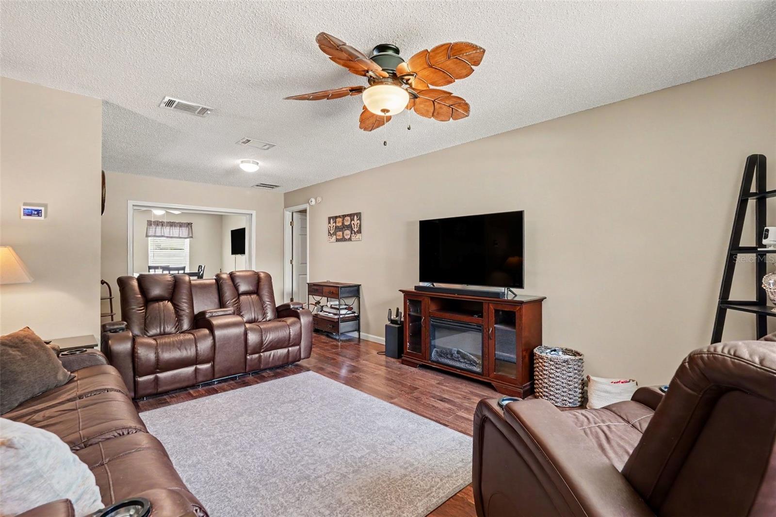 COUNTRY GROVE SUB - Residential