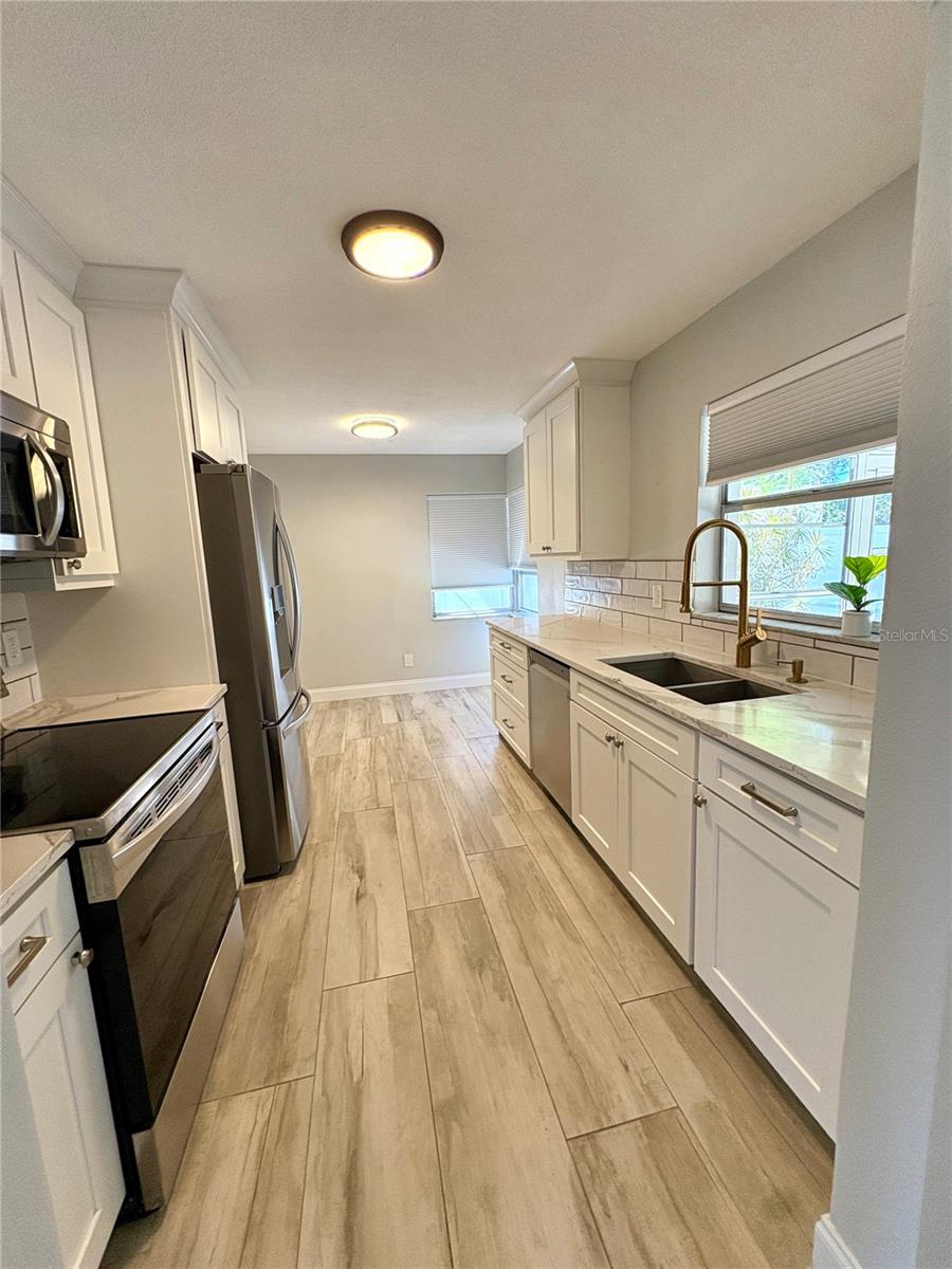 WOODBROOK GARDENS 1ST ADD - Residential Lease