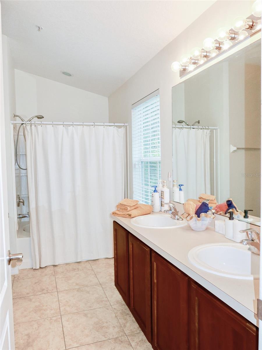 OVERLOOK/PARKSIDE CONDO - Residential