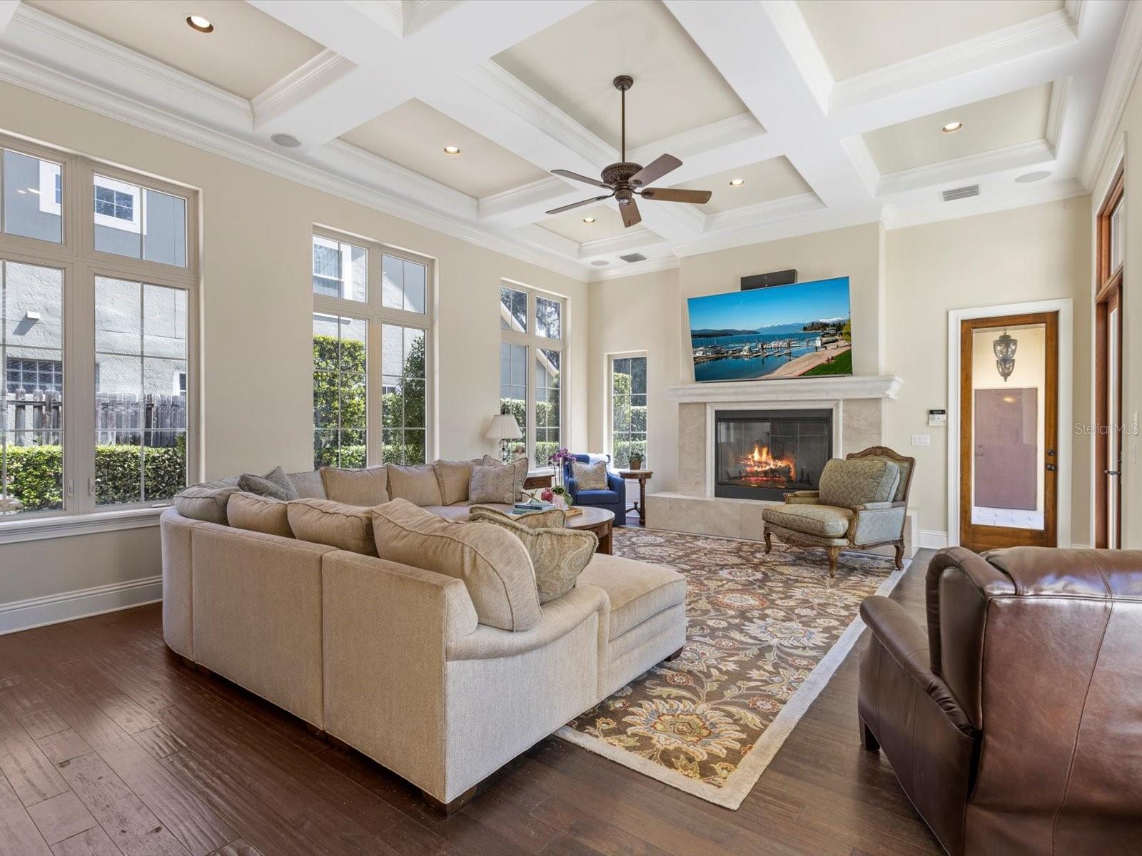 HOLLIEANNA SHORES 1ST ADD - Residential