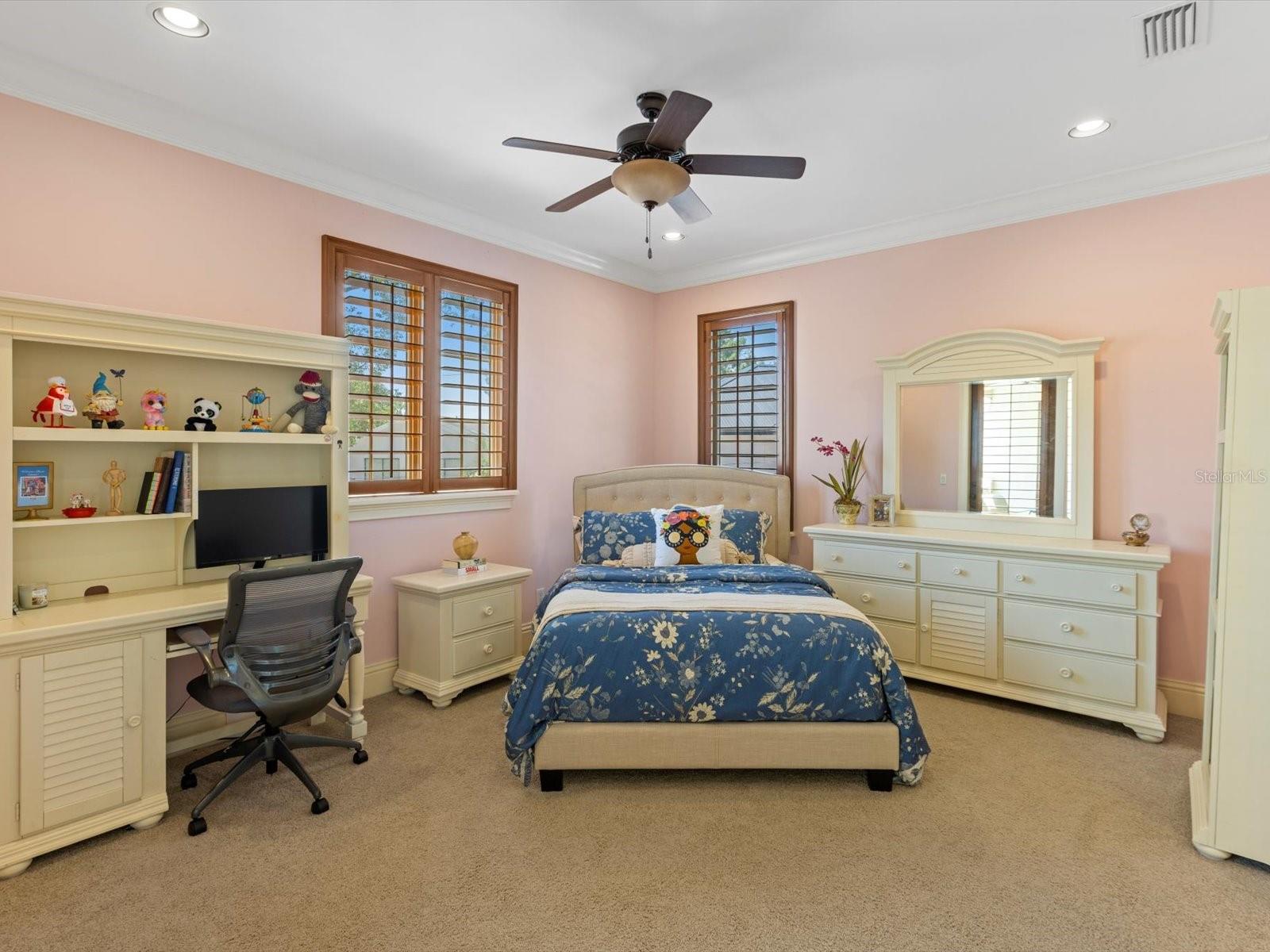 HOLLIEANNA SHORES 1ST ADD - Residential