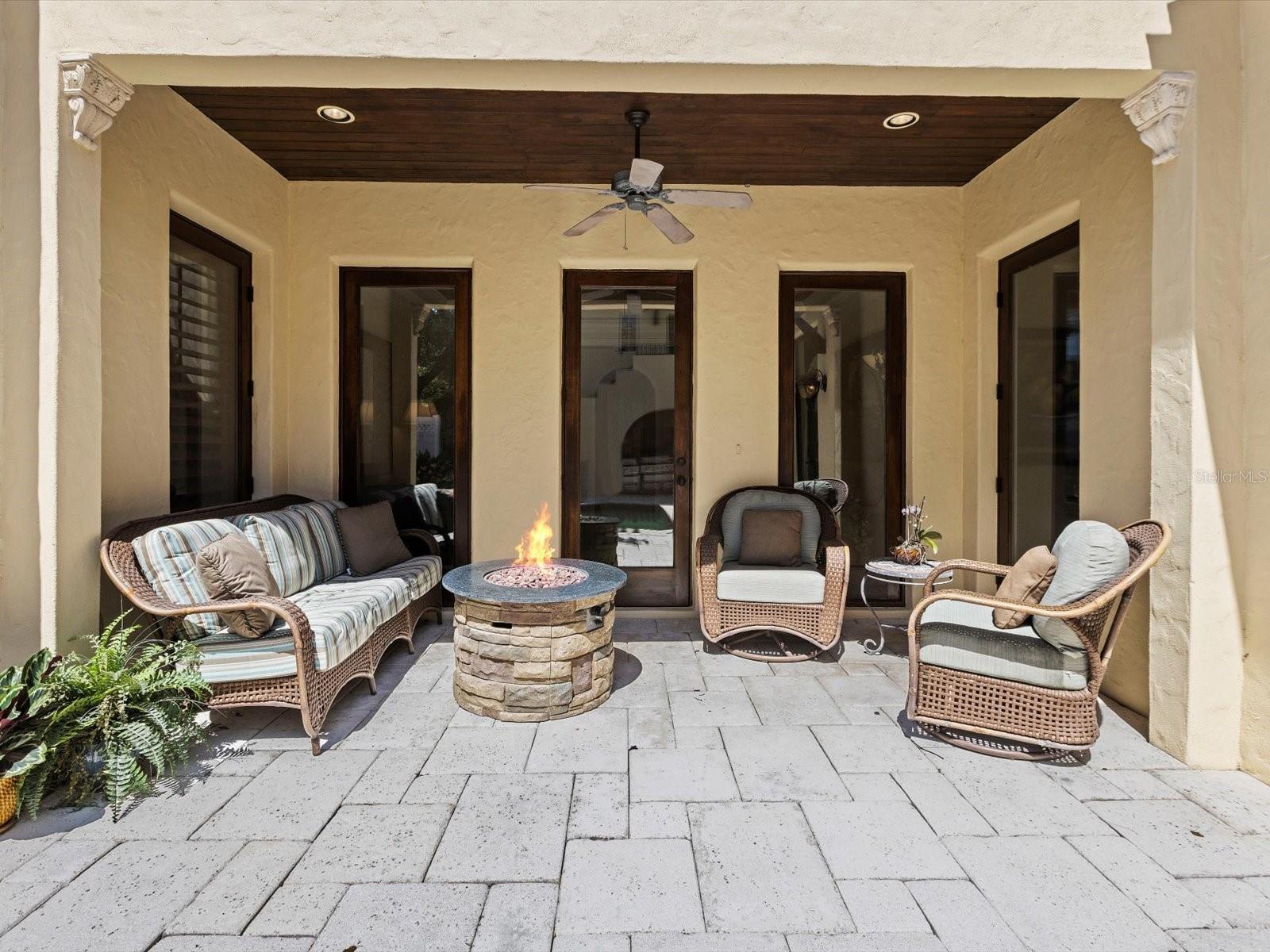 HOLLIEANNA SHORES 1ST ADD - Residential