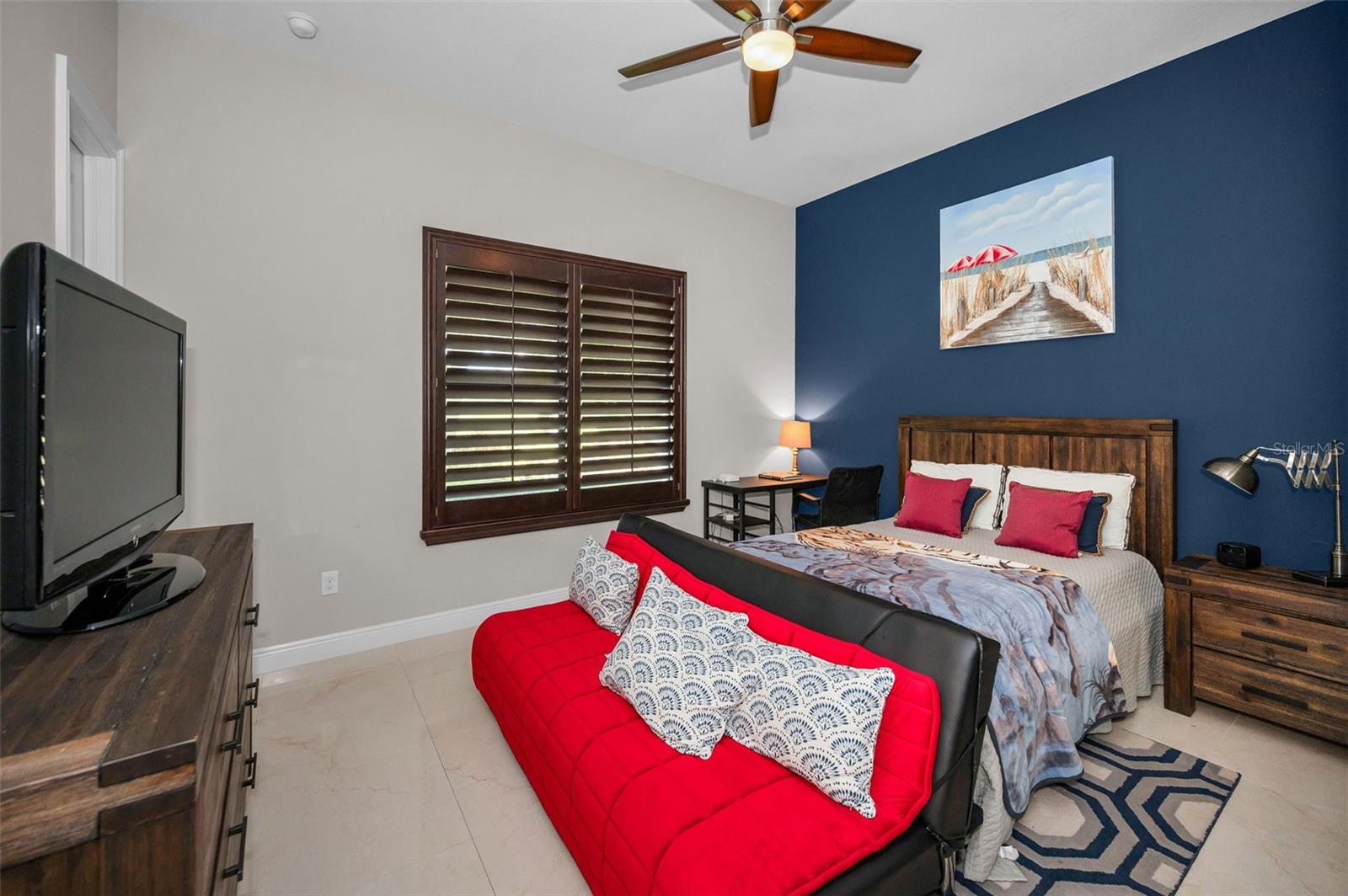 CHAMPIONS CLUB - Residential